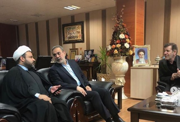 دیدار خدری رئیس مجمع نمایندگان و  استاندار بوشهر با ۶ وزرای هیئت دولت/خدری:بوشهر گنج پنهان و قطب هسته ای جهان است* می خواهم صدای مردم  باشم/ خدری و استاندار بوشهر با ۶ وزیر چهره به چهره دیدار و برای رونق و آبادانی وعده‌های داده شده و مشکلات زمین مانده اولویت کار ماست/ گام محکم و بلند خدری برای ارتقاء شاخص های توسعه و عمران استان بوشهر/مشکلات صیادان بوشهر به وزیر امور خارجه رسید/ افتتاح بزرگترین پروژه راه آهن بوشهر- شیراز عملیات اجرایی آن بزودی با حضور جهانگیری معاون رئیس جمهور در بوشهر/خدری و استاندار بوشهر درقلب پایتخت/با خبرهای خوش به بوشهر برگشتند/ اقتدار خدری استاندار بوشهر را غافلگیر کرد
