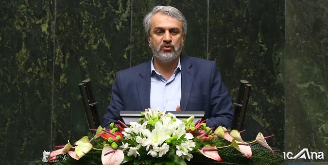 فاطمی امین در پاسخ به سوال نماینده رباط کریم؛حضور دولت در شرکت های خودروساز را زیبنده نمی دانم/به زودی سهام های دولتدر ایران خودرو و سایپا واگذار می شود/از وضعیت ناگوار صنعت خودروسازی تا ۲ سال دیگر خارج می شویم