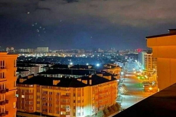 به صدا درآمدن آژیر هشدار و وقوع انفجار در کی‌یف پایتخت اوکراین