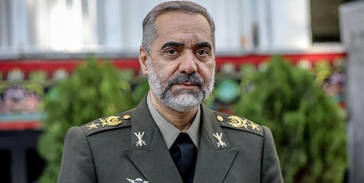 تأکید وزیر دفاع بر هوشمندسازی تولیدات صنایع دفاعی به عنوان یک راهبرد اساسی