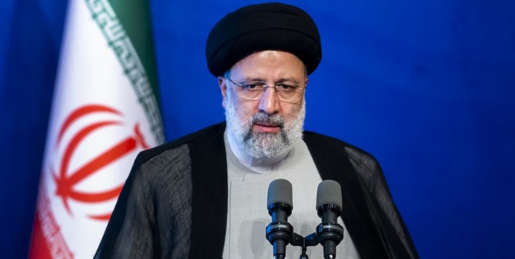 رئیسی: خدمت خالصانه و باز کردن گره&zwnj;های مردم  پیام شهدا به مسئولان است