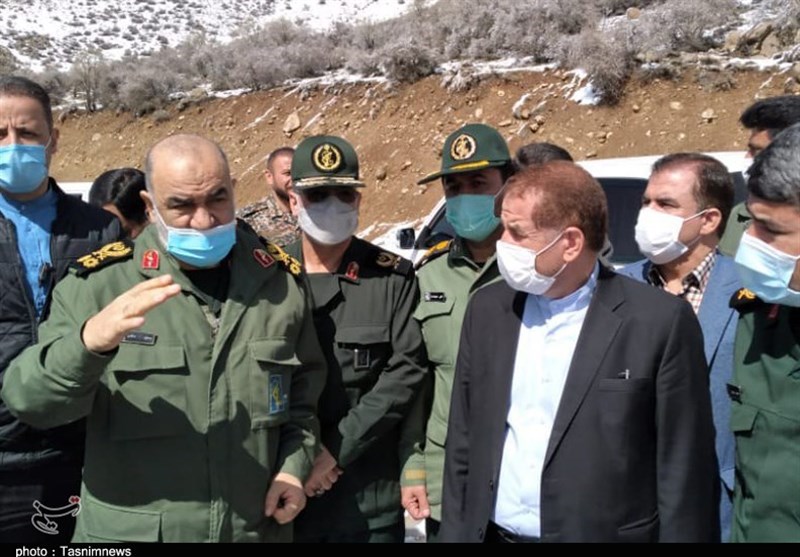 فرماندهکل سپاه برای دومین بار وارد سیسخت شد/ سپاه تا آخر کنار مردم است فرماندهکل سپاه برای دومین بار وارد سیسخت شد/ سپاه تا آخر کنار مردم است