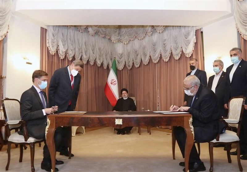 ایران و ونزوئلا تفاهم&zwnj;نامه همکاری نفتی امضا کردند