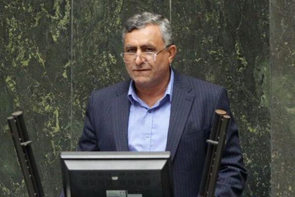 انتقاد نماینده ازنا از تعلل در چهاربانده کردن مسیر ازنا به شازند