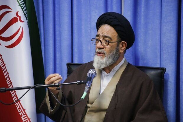 امام جمعه قم: هیچ عذری برای نیامدن پای صندوق&zwnj;های رای پذیرفته نیست/آل هاشم: کاهش مشارکت مردم در انتخابات به معنی دلسرد شدن آنها از نظام نیست