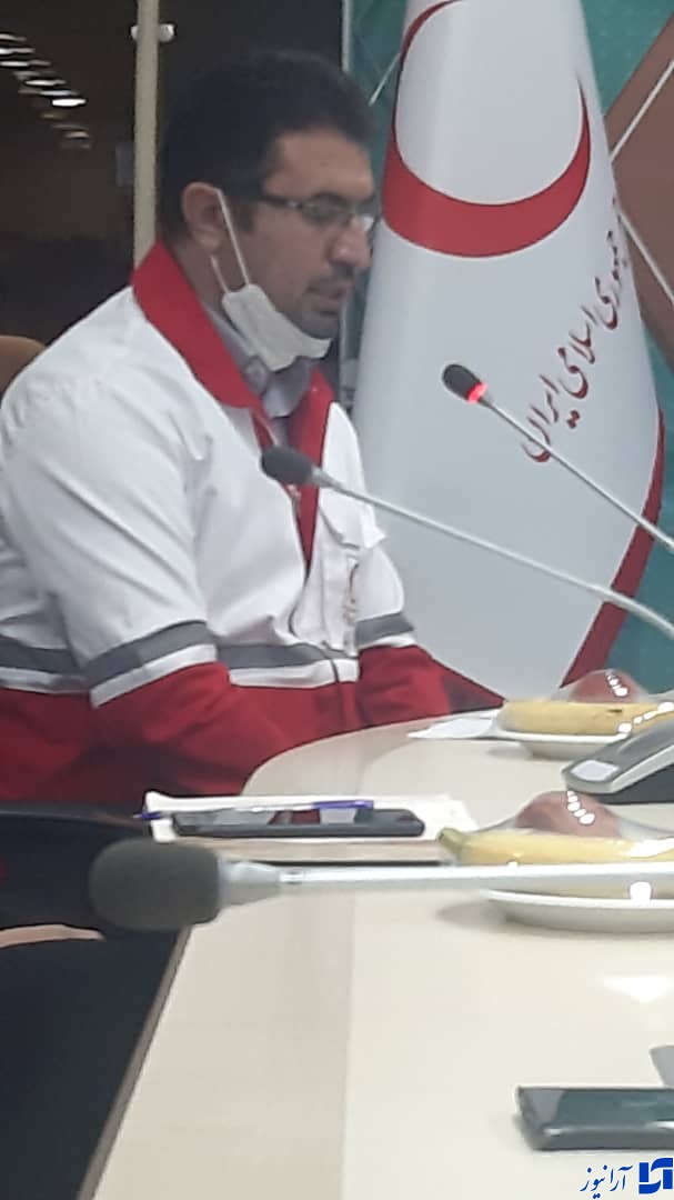 تهران ساختمان مرکزی جعمیت هلال احمر ایران طبقه دوازدهم نشست همتی رئیس کل جمعت هلال احمر کشور بااصحاب رسانه در حال برگزاری است/همتی رئیس جمعیت هلال احمر کشور گفت:هلال احمر نهاد عمومی غیردولتی است که بر اساس اصول ۷گانه خودش باید مدیریت شود و جمعیت هلال احمر در تمام دولتها کار خود را به قوت و با قدرت ادامه داده است./اردوگاههای جمعیت هلال احمر کشور که سالها تعطیل شده بود احیا شد و اعتباری در اختیار قرار گرفت تا از فضای آموزشی و عملیاتی در دستور کار قرار گرفت تهران ساختمان مرکزی جعمیت هلال احمر ایران طبقه دوازدهم نشست همتی رئیس کل جمعت هلال احمر کشور بااصحاب رسانه در حال برگزاری است/همتی رئیس جمعیت هلال احمر کشور گفت:هلال احمر نهاد عمومی غیردولتی است که بر اساس اصول ۷گانه خودش باید مدیریت شود و جمعیت هلال احمر در تمام دولتها کار خود را به قوت و با قدرت ادامه داده است./اردوگاههای جمعیت هلال احمر کشور که سالها تعطیل شده بود احیا شد و اعتباری در اختیار قرار گرفت تا از فضای آموزشی و عملیاتی در دستور کار قرار گرفت