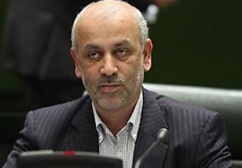 دولت و مجلس در انتخاب وزرا دقت کنند/ وزرای کشور و امور خارجه چهره&zwnj;های اقتصادی باشند