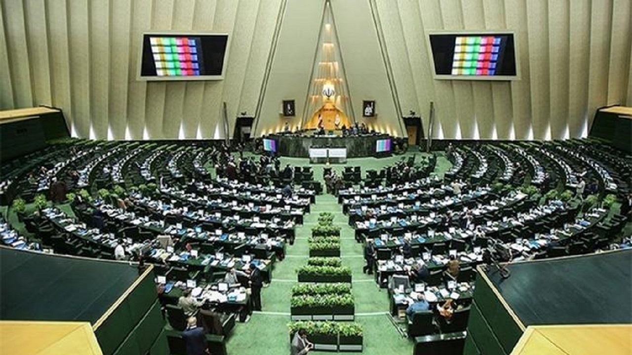 پیش بینی نماینده مجلس: احتمال قطعی گاز وبرق در زمستان  وجود دارد