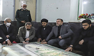 معاون اقتصادی رئیس جمهور به دیدار خانواده آیت الله «خضر موسوی» رفت