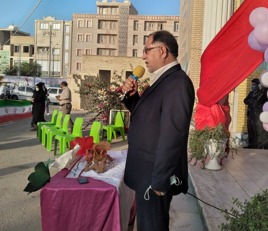 زنگ بازگشت به آموزش حضوری در مدارس گناوه نواخته شد