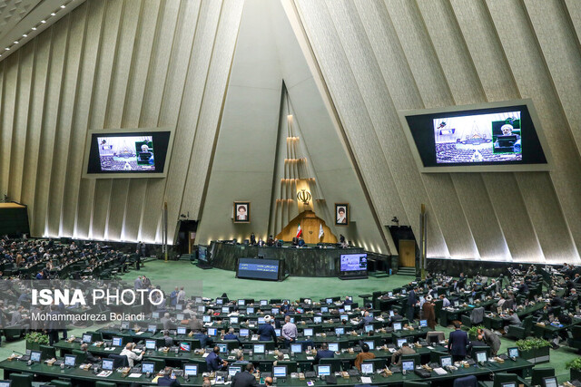 تاکید 196 نماینده مجلس بر تبیین ریشه های حادثه حرم رضوی توسط دستگاه های امنیتی و قضایی