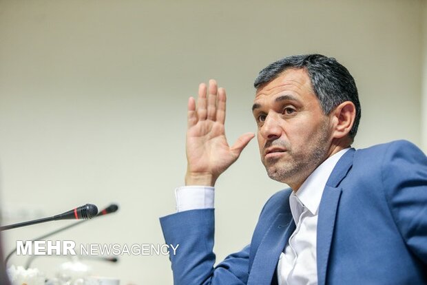 رئیس جمهور در اسرع وقت به وضعیت دارو رسیدگی کند