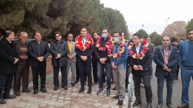 کاراته کای طلایی قم مورد استقبال مسئولان استان قرار گرفت