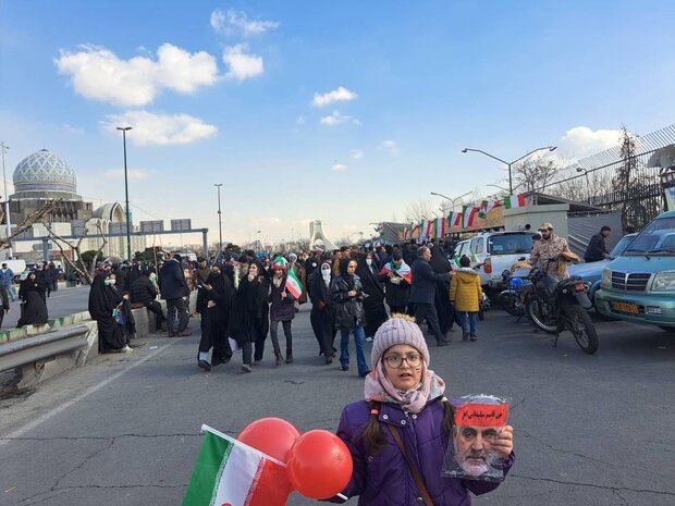 حضور دهه هشتادی‌ها و نودی‌ها در راهپیمایی ۲۲ بهمن