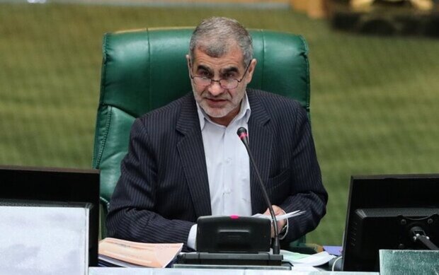 کمیسیون عمران بر نحوه خدمت‌رسانی به زلزله‌زدگان خوی نظارت کند