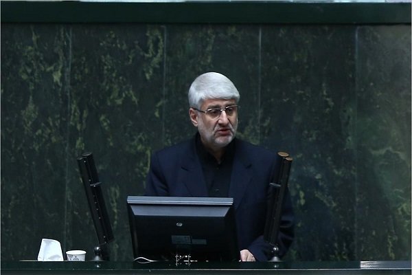 مجوز مجموعه‌هایی که حجاب را رعایت نمی‌کنند، باطل شود