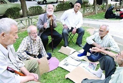 بازنشستگان توقع بیجا ندارند؛ فقط می گویند حقوق شان متناسب با بیمه ای باشد که سالها پرداخت کرده اند بازنشستگان توقع بیجا ندارند؛ فقط می گویند حقوق شان متناسب با بیمه ای باشد که سالها پرداخت کرده اند