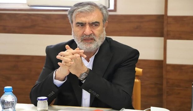 تمامی دستگاه ها و بانک ها باید با شرکت های دانش بنیان همکاری کنند