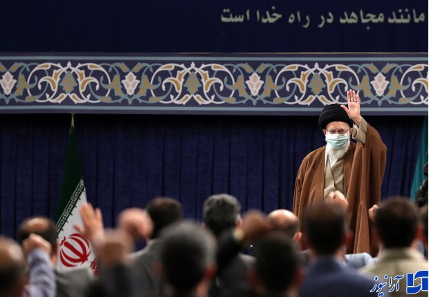 جمعی از کارگران با رهبر معظم انقلاب دیدار کردند