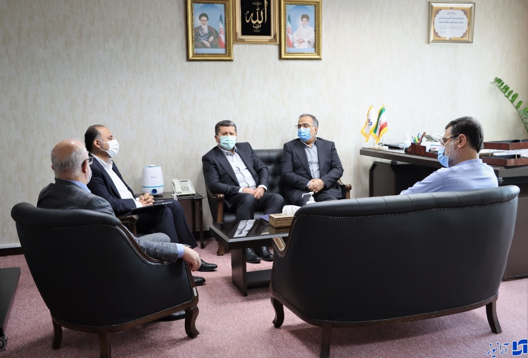 رئیس کل بیمه مرکزی و مدیرعامل شرکت بیمه دی طی نشستی با رئیس بنیاد شهید و امور ایثارگران دیدار و گفتگو کردند/خدمت&zwnj;رسانی بیمه دی به خانواده&zwnj;ی معزز شهدا و ایثارگران