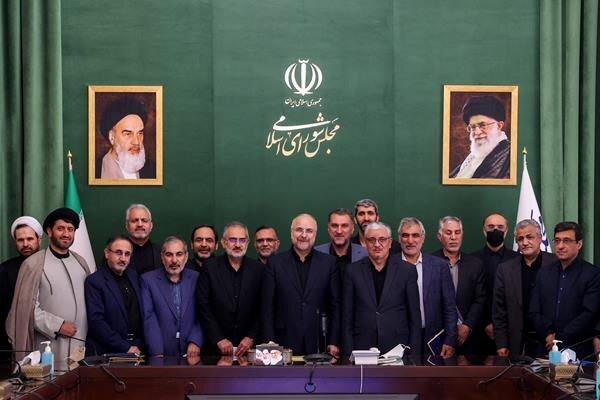 درخواست حسینی از مجلس برای اولویت دادن به لوایح دولت