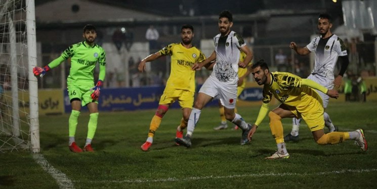 مربی و دروازه&zwnj;بان پارس جم پس از شکست سنگین احضار شدند