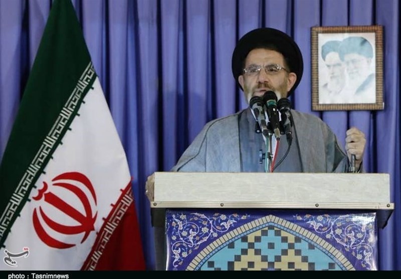 انتقاد شدیداللحن نماینده ولی&zwnj;فقیه در لرستان از وضعیت برج&zwnj;های دوقلوی خرم&zwnj;آباد/ این سازه نیمه&zwnj;تمام سقوط نکند