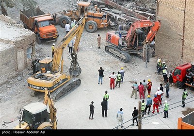 آوار برداری از ساختمان مترو پل در روز دوازدهم