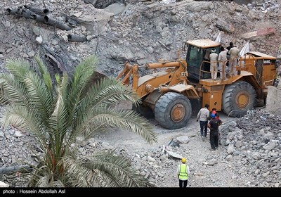 آوار برداری از ساختمان مترو پل در روز دوازدهم