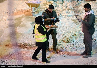 آوار برداری از ساختمان مترو پل در روز دوازدهم