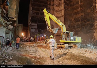 آوار برداری از ساختمان مترو پل در روز دوازدهم