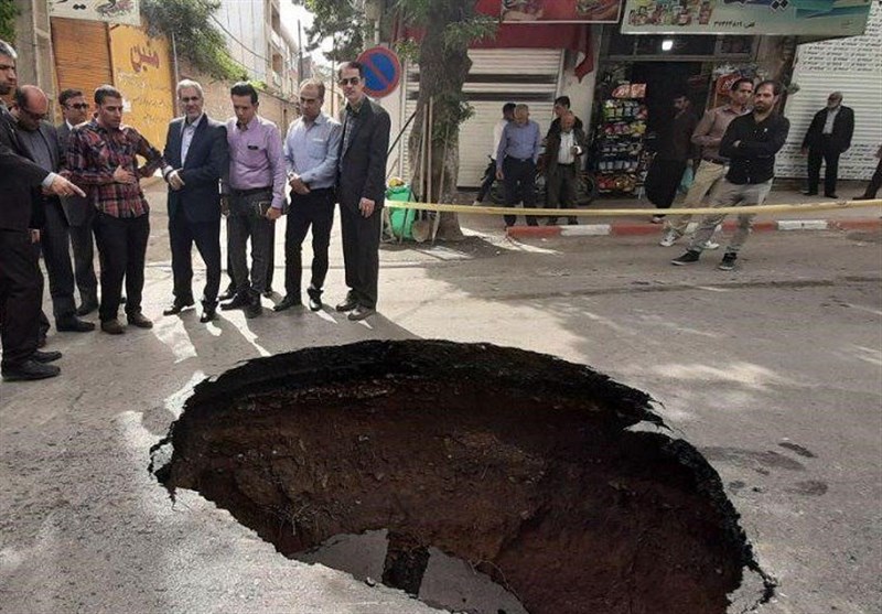 جزئیات فرونشست زمین در خیابان آپادانای اصفهان