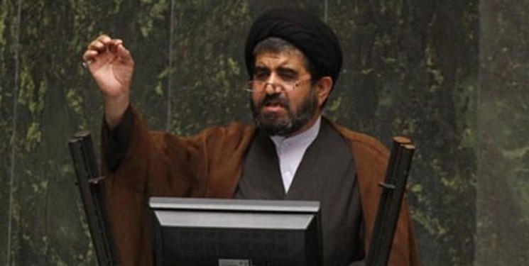 برخی سیاسیون قصد دارند گزینه خود را در رأس فوتبال کشور بگذارند برخی سیاسیون قصد دارند گزینه خود را در رأس فوتبال کشور بگذارند