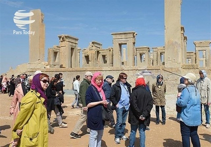 رشد ۴۰ درصدی صنعت گردشگری ایران در سال گذشته/ گردشگران خارجی ۲.۵ میلیارد دلار ارز به ایران آوردند