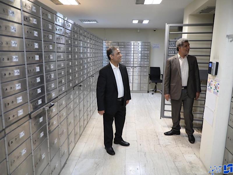بازدید مدیرعامل بانک مسکن از شعبه مرکزی اصفهان/کارکنان برای جذب منابع در این استان بیشتر تلاش کنند.