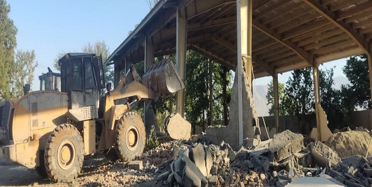 ۲۷ بنا، ۱۲ آلاچیق، ۱۱۷ متر دیوار و ۵ استخر غیرمجاز در شهریار تخریب شدند