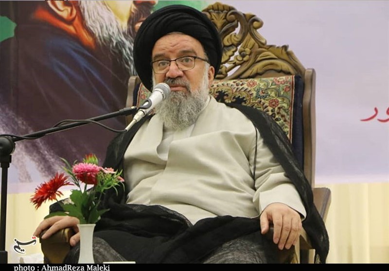 آیت‌الله خاتمی: دشمن تخریب جمهوریت، روحانیت و دولت را در دستور کار دارد