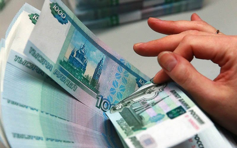 قیمت روبل امروز دوشنبه ۱۳ تیر ۱۴۰۱/ انگلیس اموال بلوکه شده روسیه را به اوکراین می‌دهد