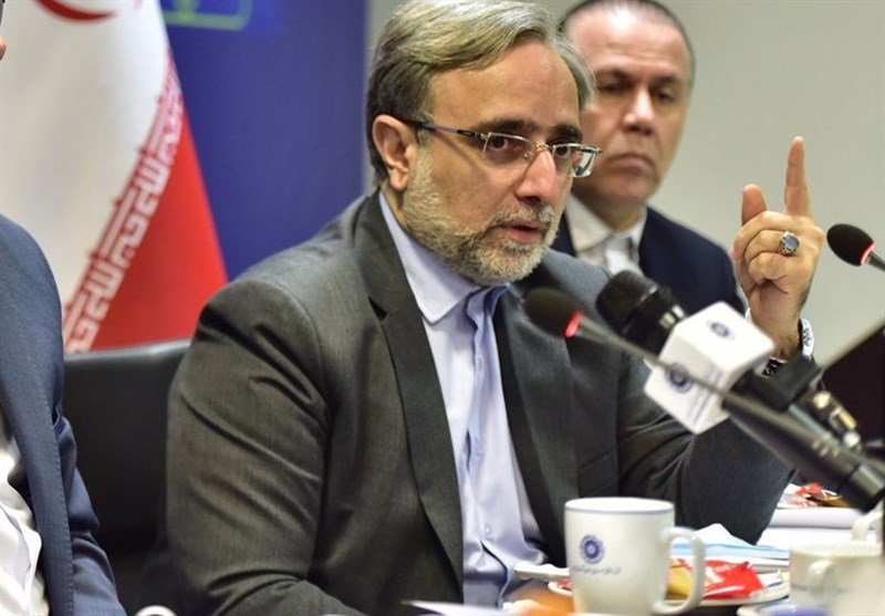 دیوارهای احداث شده توسط اوقاف در باغ فاتح کرج تخریب شدند