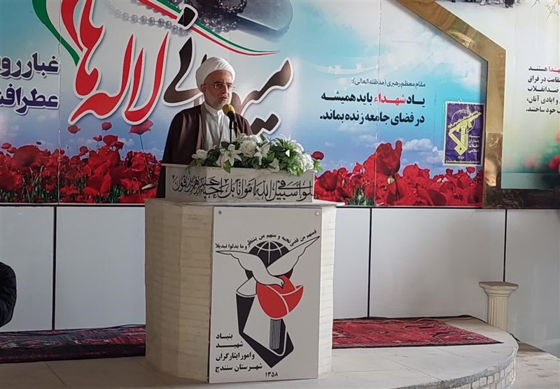 نماینده ولی&zwnj;فقیه در استان کردستان: امنیت و آرامش کنونی بزرگترین هدیه شهدا به کشور است