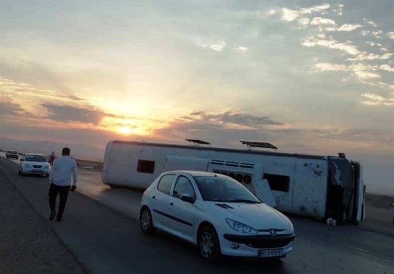 واژگونی اتوبوس کوهنوردان در زنجان ۱۷ کشته و مجروح برجای گذاشت
