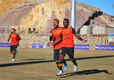 پرسپولیس به سراغ آقای گل لیگ رفت؛ منشا در آستانه بازگشت به پرسپولیس