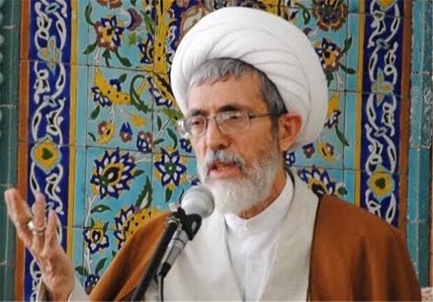 مسئولان با همدلی و وحدت مطالبات مردم لرستان را پیگیری کنند