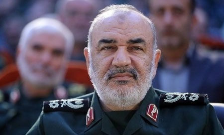 قدردانی فرمانده کل سپاه از تلاش پاسداران در خدمت رسانی به زلزله زدگان هرمزگان