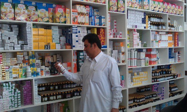 کمبود سرم در داروخانه‌های سمنان/مشکل تا هفته آینده رفع می‌شود