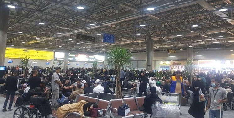 نبود هواپیمای جایگزین و سرگردانی طولانی&zwnj;مدت مسافران نجف-تهران معراج
