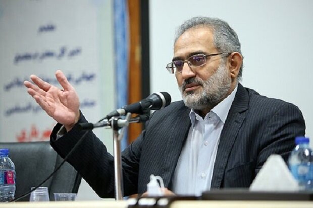 معاون پارلمانی رئیس جمهور به قم سفر کرد