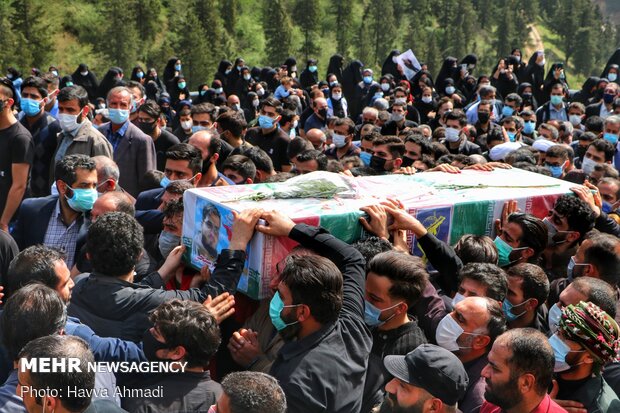 آیین استقبال از ۲ شهید حادثه تروریستی شیراز در بهبهان برگزار شد