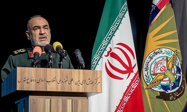 کلید استقلال گسستن از بند وابستگی است/ دشمن می‌خواهد ما نیازمند باشیم
