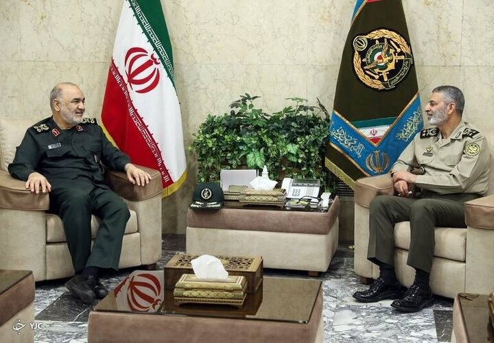 ارتش و سپاه دست در دست هم همچنان دشمنان را ناامید خواهند ساخت